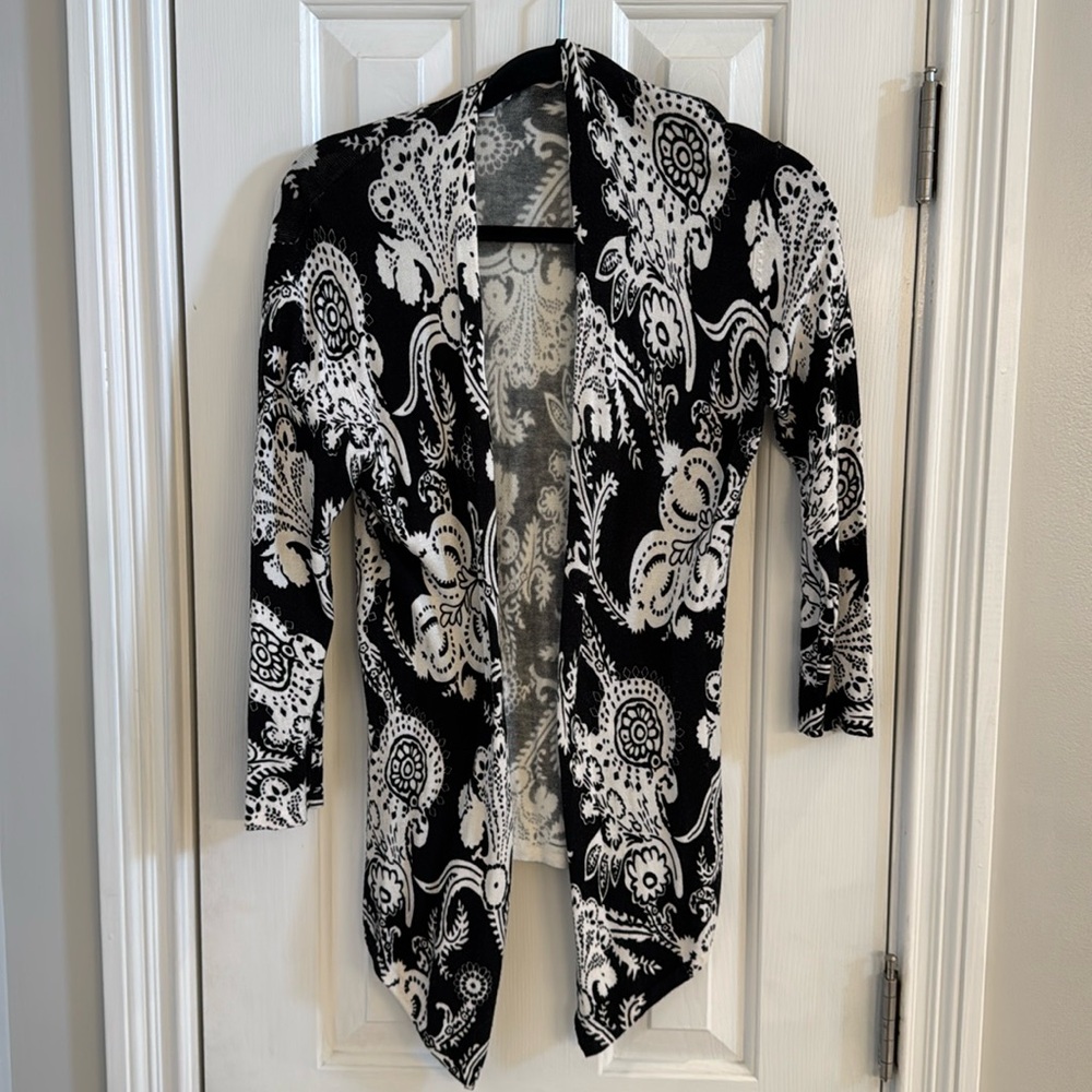 Caché Vintage Black and White Paisley Vintage Cardigan